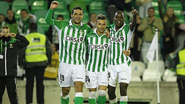 Golazo del tico Campbell ante el Deportivo