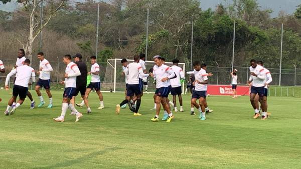 Olimpia realizó su último entrenamiento este martes previo al juego ante Motagua. Foto: Erlin Varela.