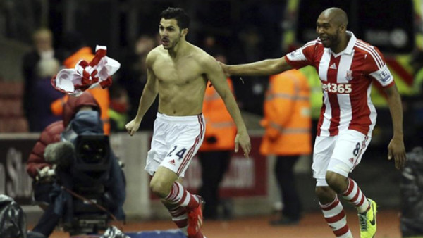 Wilson Palacios participa en triunfo del Stoke sobre Chelsea