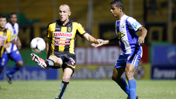 Real España domina a Victoria en San Pedro Sula