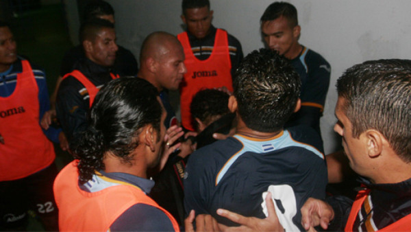 Amado: 'Me vale p... yo te pago esa cámara dos veces'