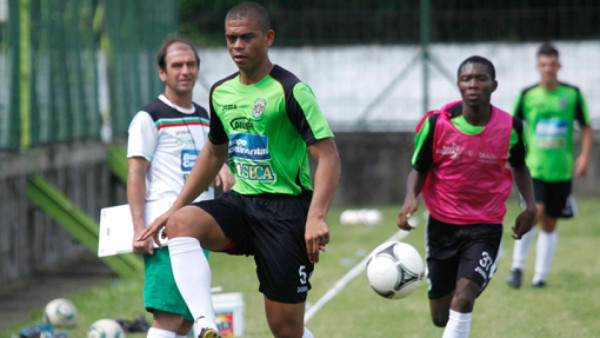 Luis Castro no le tiene miedo al Olimpia