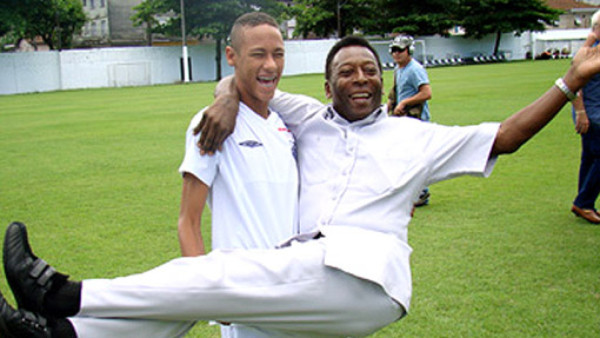 Pelé aconsejó a Neymar, no irse a Europa