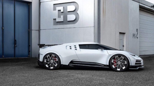 Solo hay 10 en todo el mundo: El nuevo auto Bugatti que se compró Cristiano Ronaldo