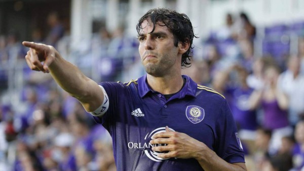 Equipón, pero... ¡El inexplicable 11 ideal de Kaká sin Messi!
