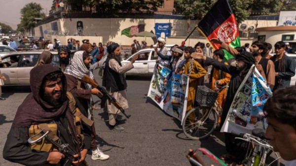 Dolorosa realidad en Kabul: así lucen las calles de la ciudad por el nuevo régimen talibán; las mujeres son borradas