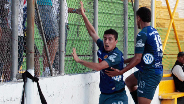 VIDEO: Varela se va expulsado y llorando tras anotarle al Savio