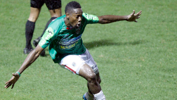 Mitchel Brown también regresa a Marathón