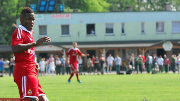 La expulsión del hondureño Romell Quioto en Polonia