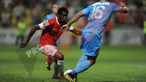 Edgar Álvarez se lesionó en su debut en Rumania