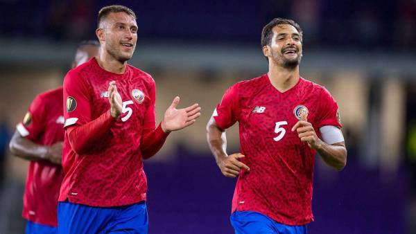Celso Borges (número 5), siempre portó con orgullo la capitanía de la selección de Costa Rica.