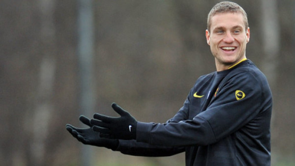 Vidic vuelve a sonar fuerte en Madrid