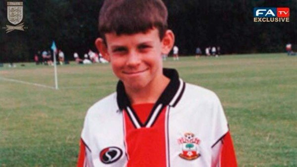 Los 14 grandes futbolistas que no reconocerás en su edad prematura