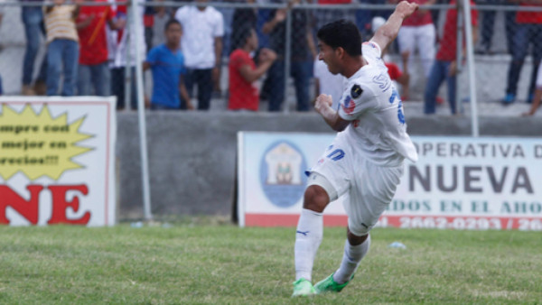 VIDEO: Golazo de Irvin Reyna al Savio en Copán