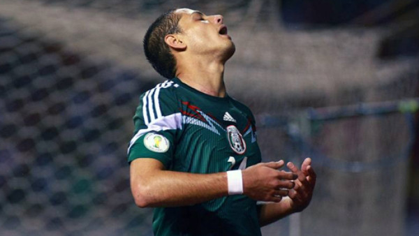 VIDEO: Chicharito falló un gol cantado ante Costa Rica