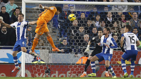 Real Madrid gana y se acerca a los líderes
