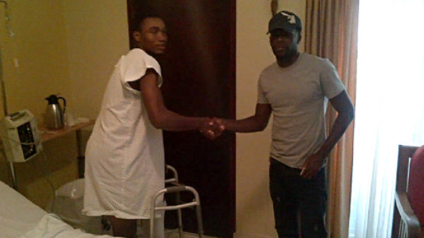 Johnny Barrios visitó en el hospital al panameño Mosquera