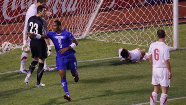 Honduras le gana a Serbia