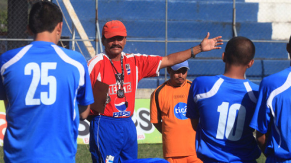 Hernán motiva al Savio a puro Temerarios de México