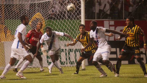 Olimpia - Real España a la décima final