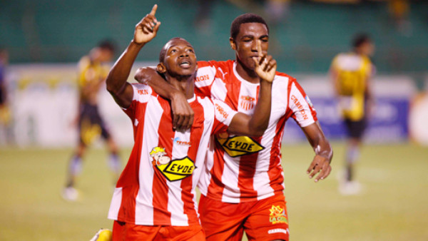 EN VIVO: ¡Vida desmantela al R. España!