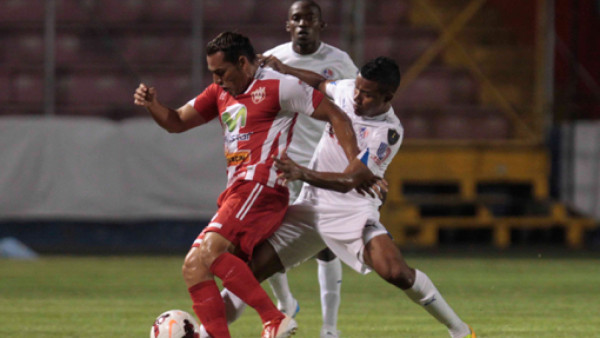 Olimpia gana y sigue con vida en Concacaf