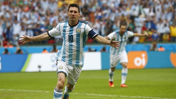 Los jugadores que llevan la número 10 por el mundo