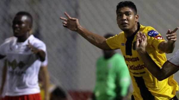 Melvin Valladares renovó por un año más con Real España