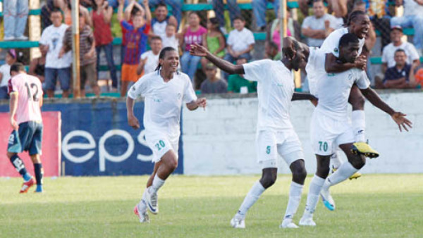 Platense gana y hunde más al Motagua