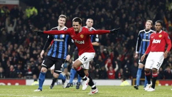 'Chicharito” fulminó al Stoke de Wilson