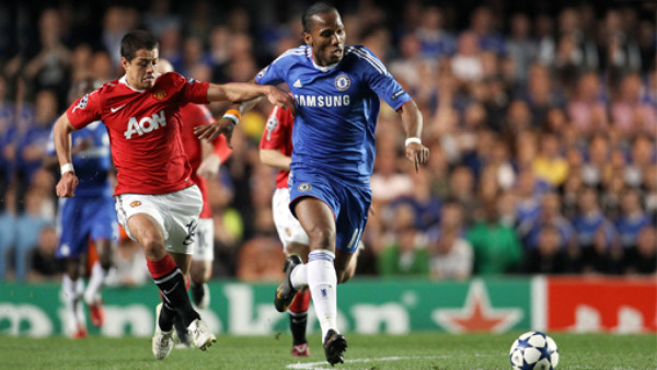 Manchester United vence al Chelsea y pone un pie en semifinales