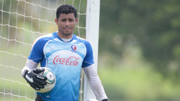 Noel Valladares sufrió un esguince en la mano izquierda