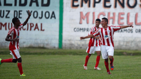 Ambiente de primera en el Municipal-Parrillas One