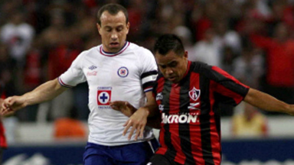 Cruz Azul, nuevo líder del fútbol mexicano