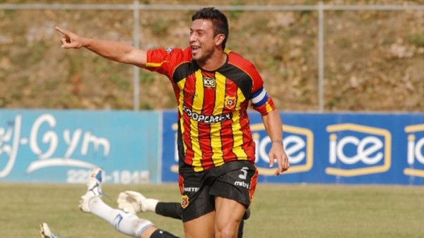 Sindicato de futbolistas ticos respalda a Robert Arias por doping en Guatemala