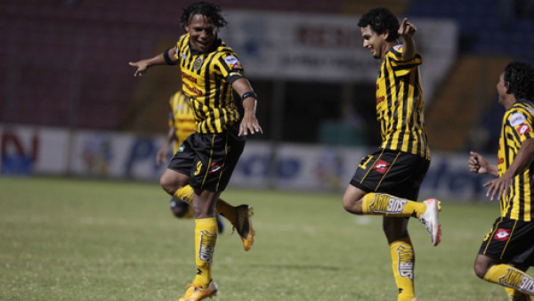 Pavón agranda el invicto del Real España