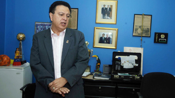 Hawit anuncia; Concacaf cambia de sede