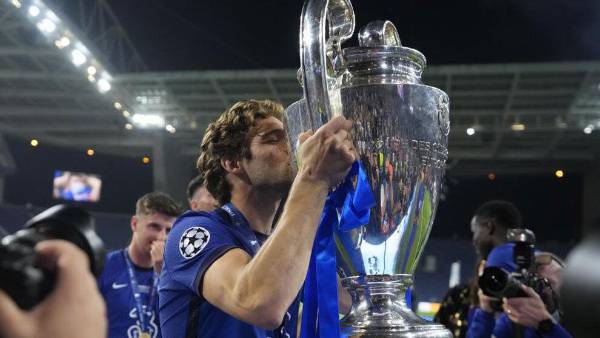 Marcos Alonso, de 31 años, ganó la Champions con el Chelsea en 2021.