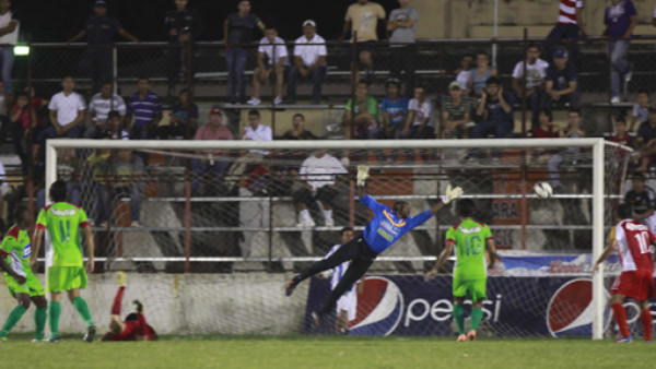Marathón sacó su negocio al empatar contra el Real Sociedad