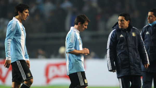 Lionel Messi, bombardeado de críticas