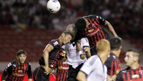 No pueden escupir, saludarse, celebrar goles abrazados y tener contactos en tiros de esquina