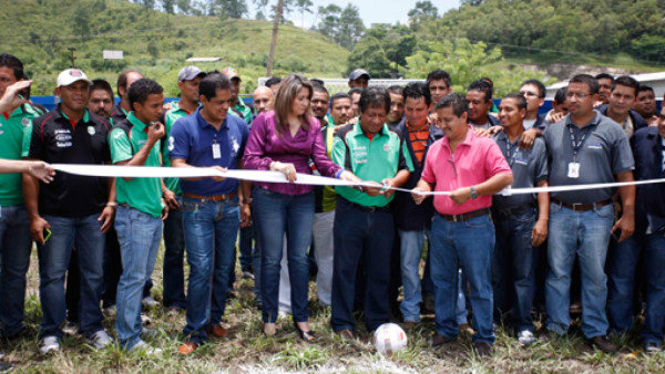 Marathón compartió un día con la afición