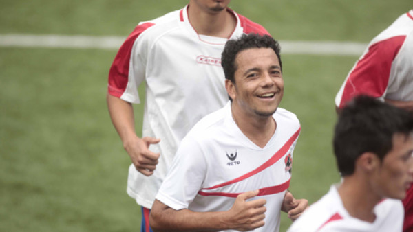 Dani Turcios entrena con la UPN de la Liga de Ascenso