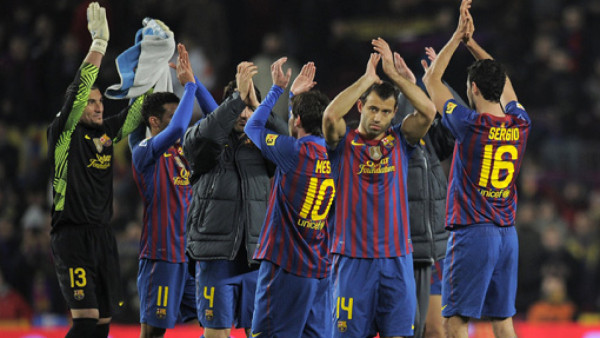 Barcelona sufre, pero despacha al Real Madrid