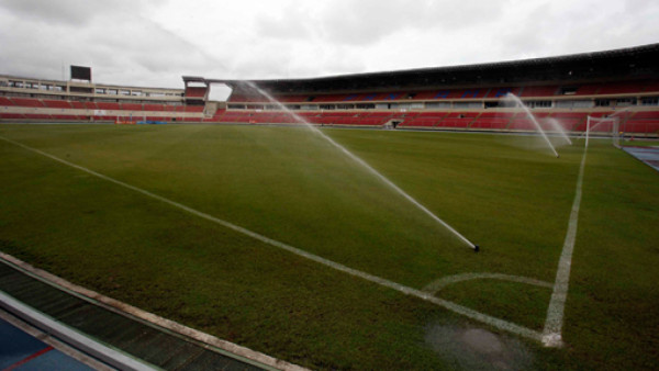 Estadio Rommel Fernández no luce su mejor estado