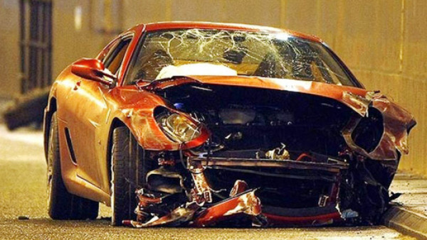 A subasta el Ferrari que estrelló Cristiano Ronaldo