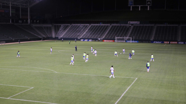 Honduras se toma el Home Depot Center