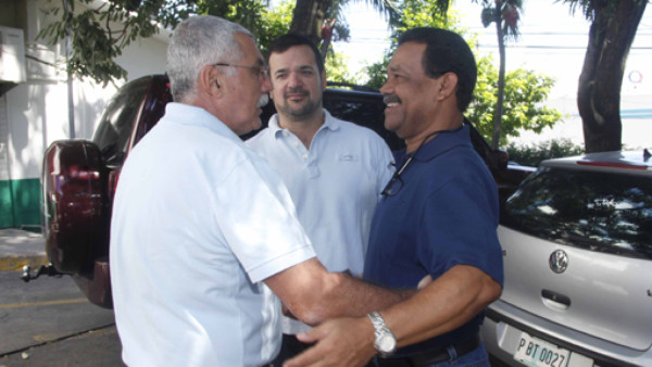 El fútbol se solidarizó con Kerpo de León