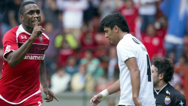 Panameño Luis Tejada anota en su debut y lleva a Toluca al liderato