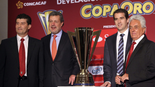 Concacaf presenta el renovado trofeo de la Copa Oro